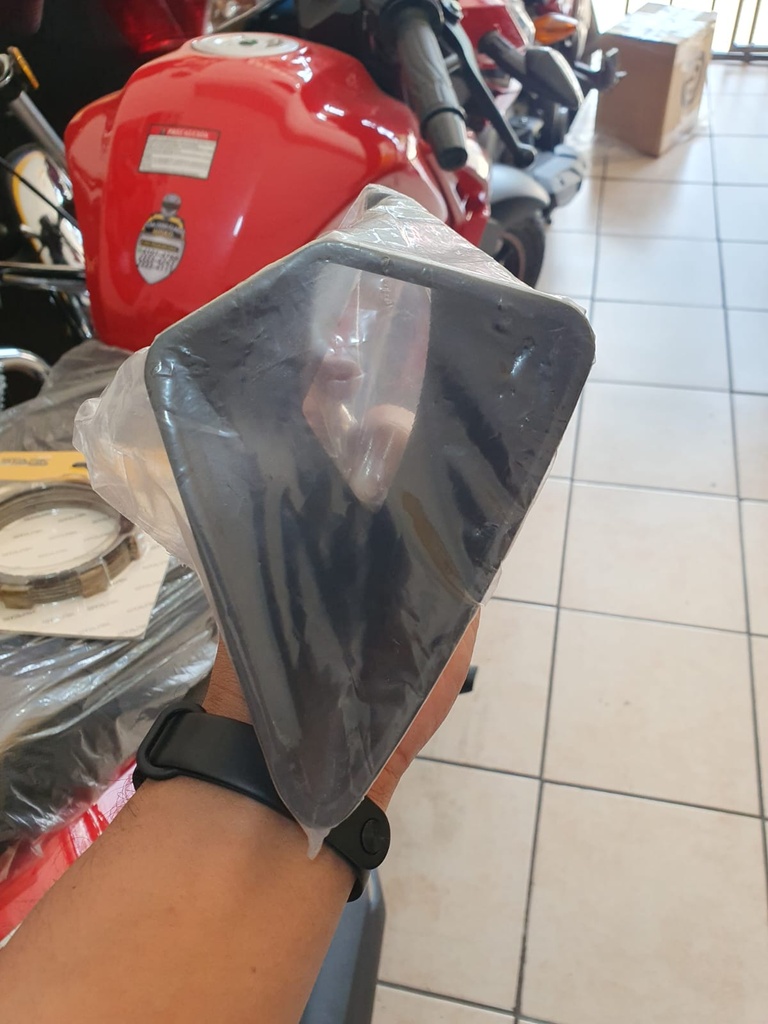 SPITZER 250 - MOLDURA TAPA TRASERA RH - COLA - ROMBO - COLITA