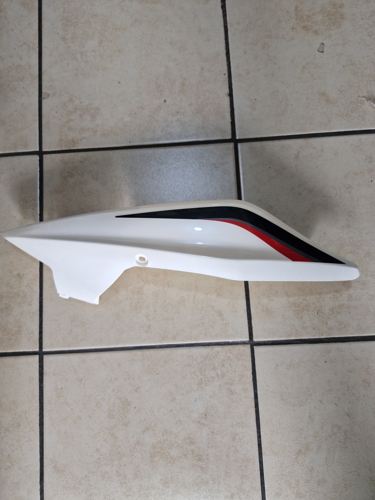 CR1 150 NEW - TAPA TRASERA DER BLANCO