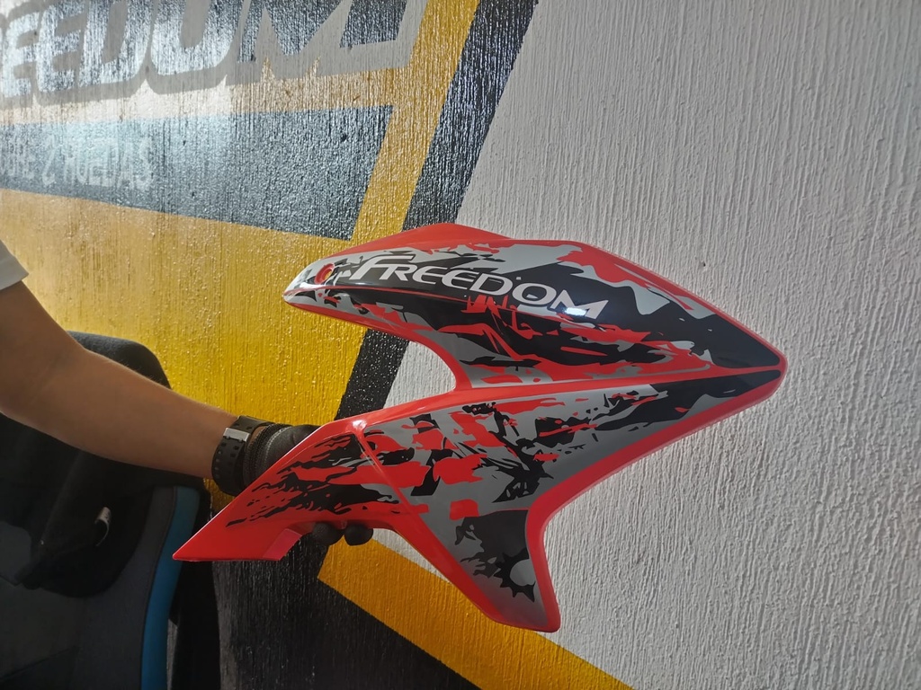 AVATAR LX - ALETA DE TANQUE ROJA LH
