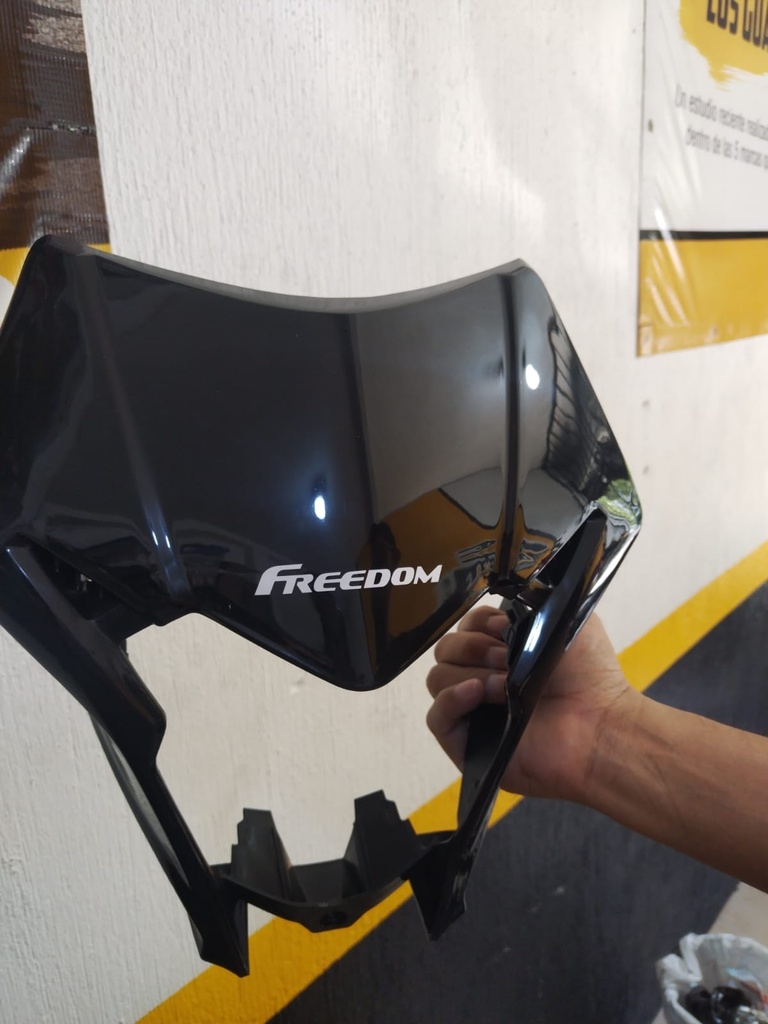 FXR 150L - CARETA DE SILVIN NEGRO*