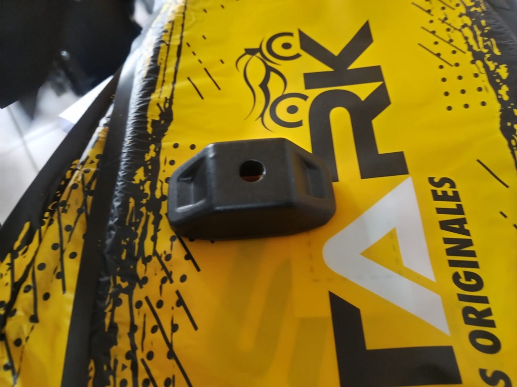 CR4 250N - PLACA CUBRE CADENA - PAR- / PROTECTOR DE CADENA