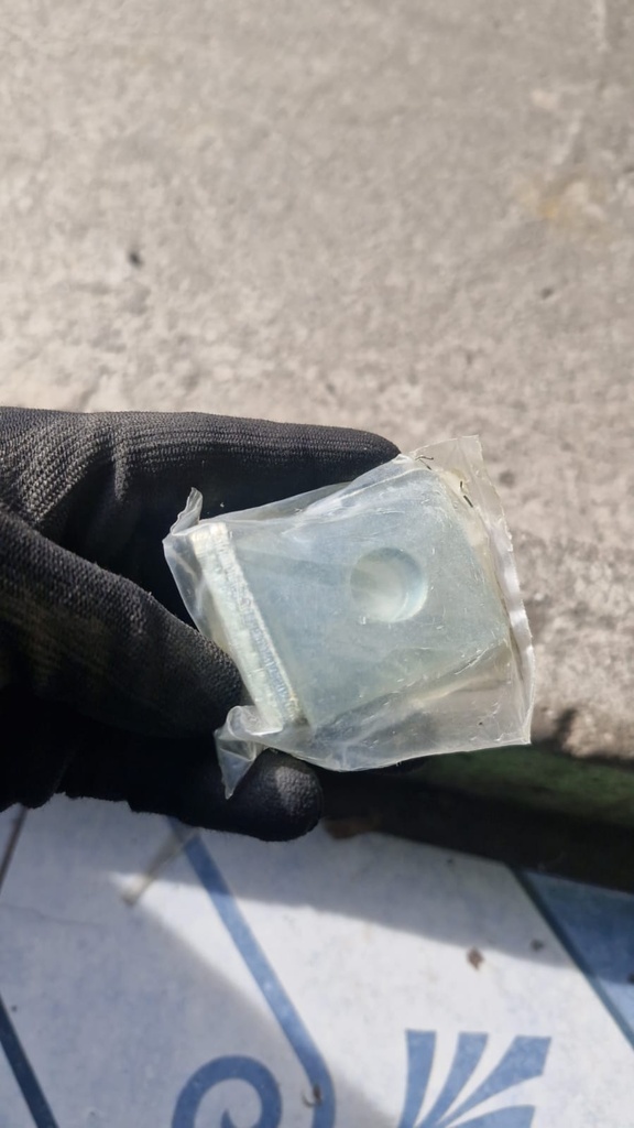 FXR 200 - PLACA DE AJUSTE DE CADENA TRACCION TRASERA