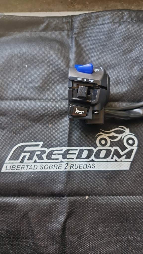 CR 150 / CR2 / CR4 - CAJA DE CONTACTO LH - MANDO - SWITCH
