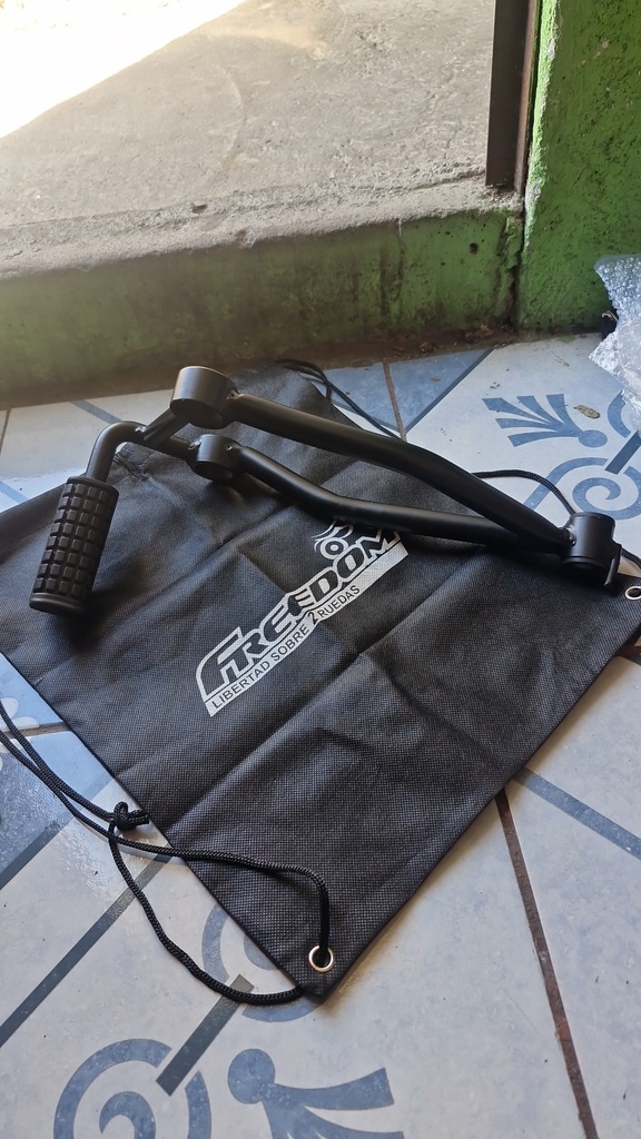 CR1 150 NEW / CR2  # ESTRIBO DELANTERO IZQUIERDO