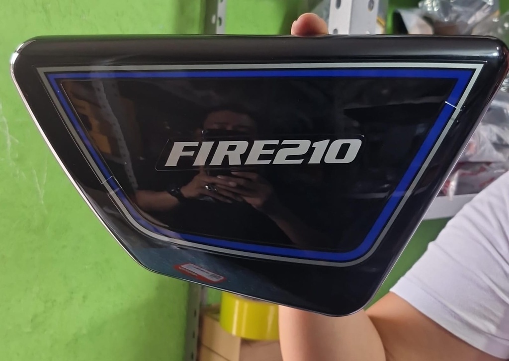 FIRE 210 TAPA LATERAL DERECHA - NEGRO