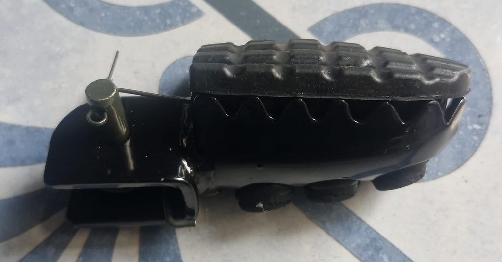 FXR 200L - ESTRIBO DELANTERO DERECHO