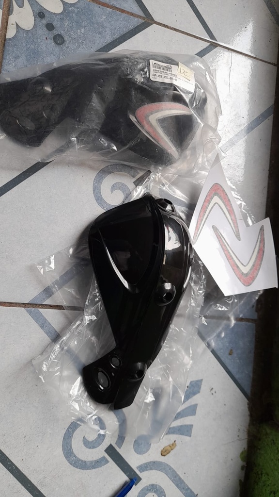 FXR 200 - BARRA PROTECTORA D/MANECILLA RH