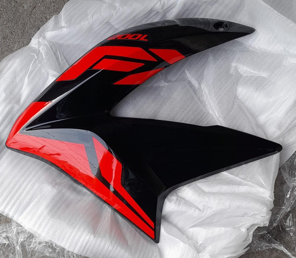 FXR 200L # ALETA DE TANQUE LH NEGRA