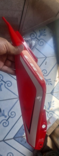[342040201-0045] CR4 - TAPADERA IZQUIERDA CHASIS ROJO / ROJA  (COLA)
